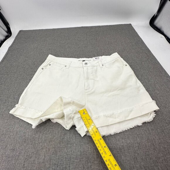 NEW! INC Denim Cuffed Shorts Off White/ Polar Wash High Rise Sz 14 Msrp: $59.50 - Picture 3 of 10